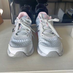 New Balance 847 Womens sneakers size 9